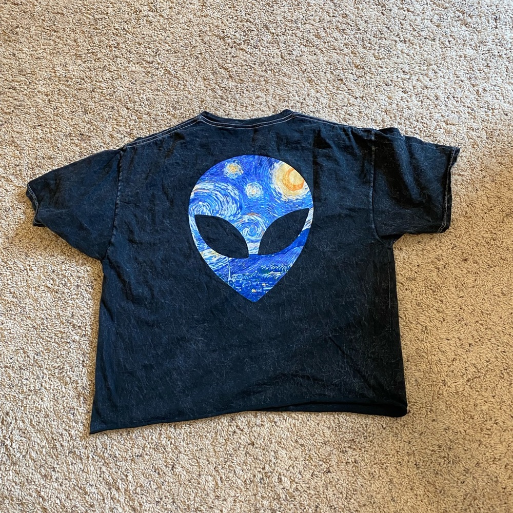 Artsy, trippy graphic tee | NEVER WORN